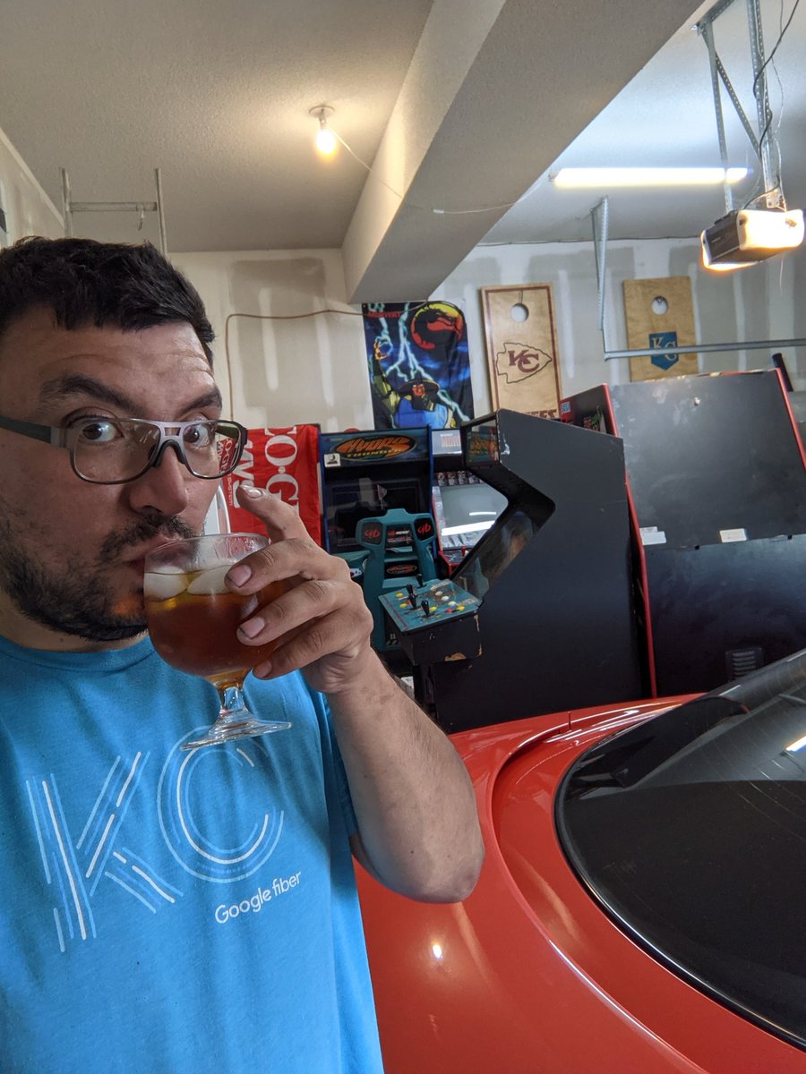 BigFamGamer's tweet photo. SkrewBall ( @getskrewed ) Peanut Butter Whiskey + @360vodka Double Chocolate Vodka = Dangerously Delicious!
#TapCade #Barcade #Arcade #homeArcade #cheverolet #camaro #fourthgen #z28 #ls1 #drinkresponsibly #Drinking #cocktail #mixdrink #bfg #largeFamily #BigFamily #AfterWork https://t.co/yD66aRA6x1