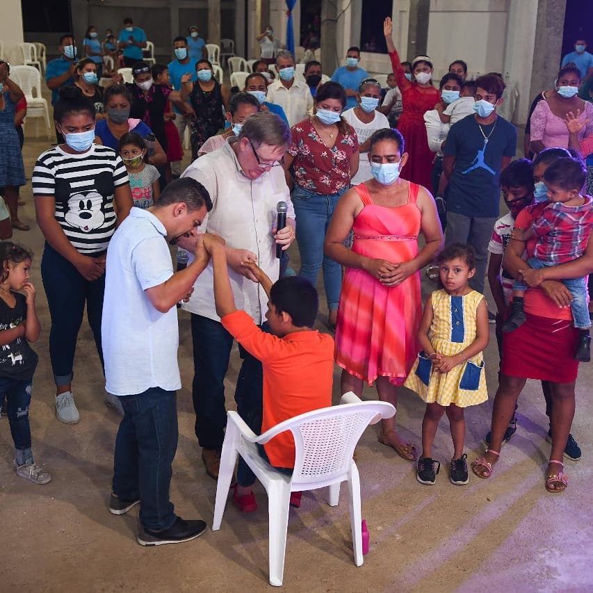 CTV_int's tweet photo. #Nicaragua #CTVI Pastor Randy Hooper en su visita a la iglesia Ensancha el Reino de Dios, Municipio de León. https://t.co/djHjtmSFVO