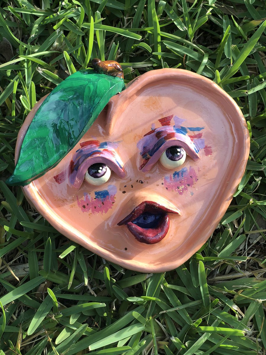 ShellShores's tweet photo. Anybody need a creepy fruit ashtray/incense holder? #ClayNation https://t.co/c0I1oLcp0z
