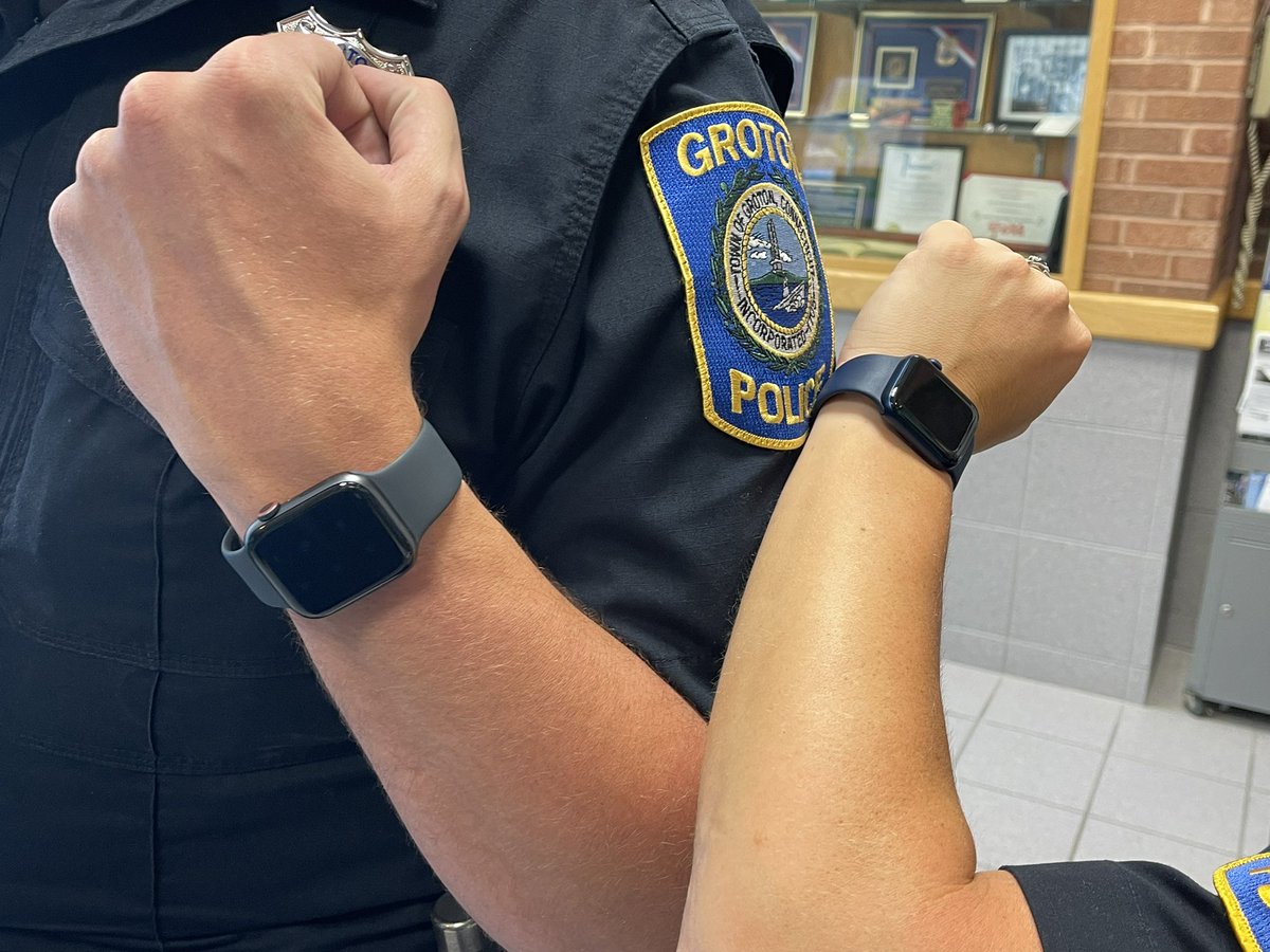 Mike Smalls (@mikesmalls13) on Twitter photo Snacks and Watches. Only the best for our First responders at Groton PD #HeroesAppreciationMonth #FirstNet #OurNE <a href="/MurielHolroyd/">Muriel Holroyd</a> <a href="/danrosario82/">Daniel Rosario</a> <a href="/JPotter24/">Jason Potter</a> Snacks and Watches. Only the best for our First responders at Groton PD #HeroesAppreciationMonth #FirstNet #OurNE <a href="/MurielHolroyd/">Muriel Holroyd</a> <a href="/danrosario82/">Daniel Rosario</a> <a href="/JPotter24/">Jason Potter</a>