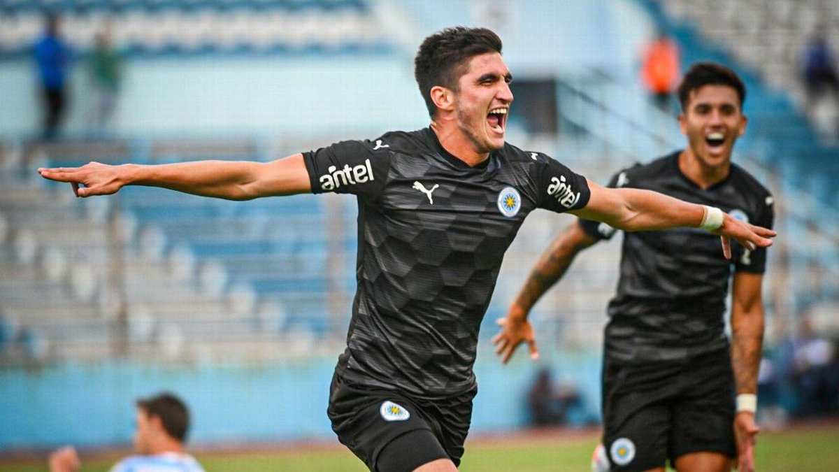 b_kuchman's tweet photo. Mont. City Torque juega muy bien y gana merecidamente en Brasil al término del primer tiempo. Que injusticia sería no pasar de fase siendo segundo en su grupo con 11 puntos.  

Nunca me convenció el formato de esta Sudamericana. https://t.co/rWz0JF9cMK