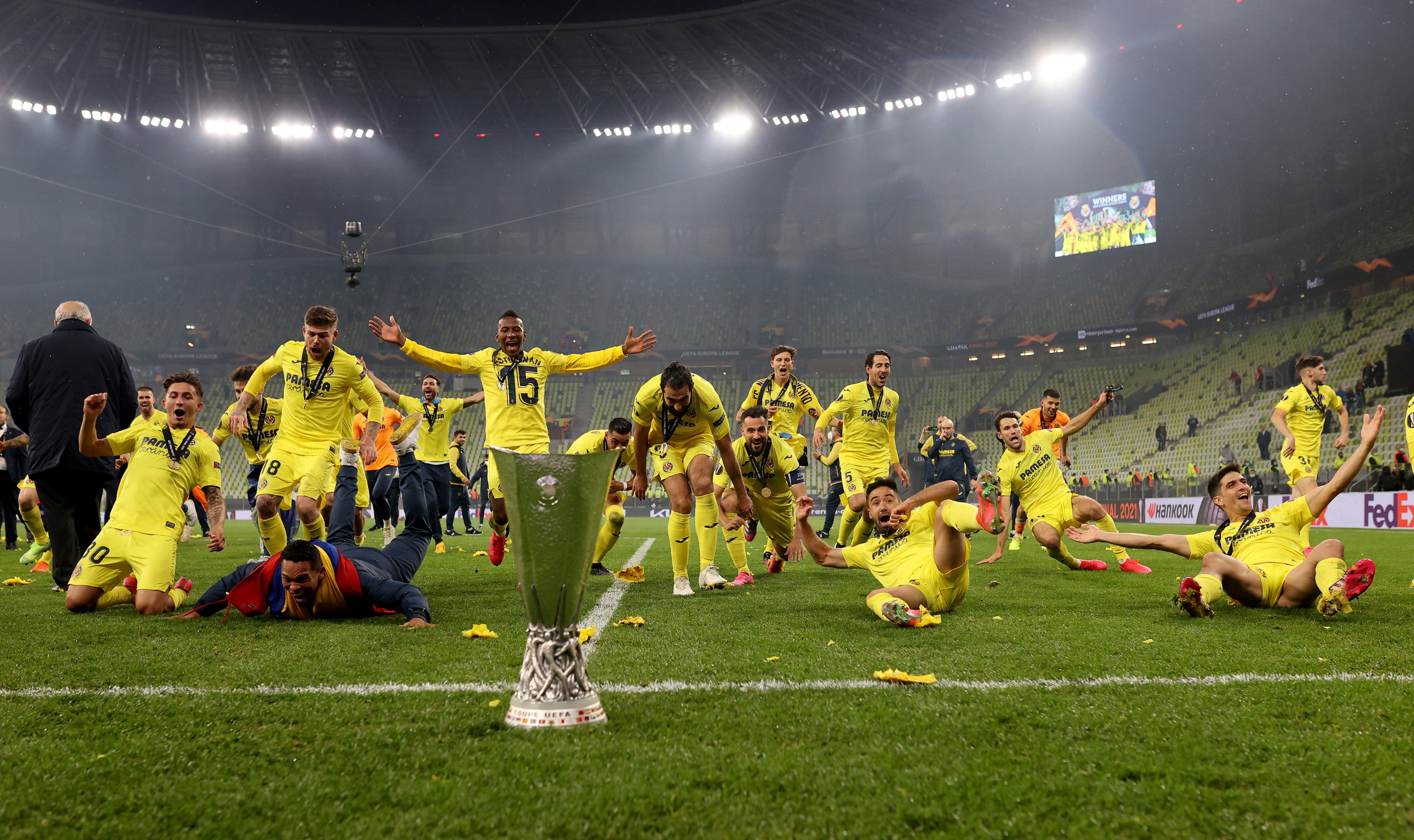 Football On Bt Sport You Can Fit The Entire Town Of Villarreal Into Old Trafford And You D Still Have Nearly 25 000 Empty Seats A Truly Incredible Night For The Spaniards
