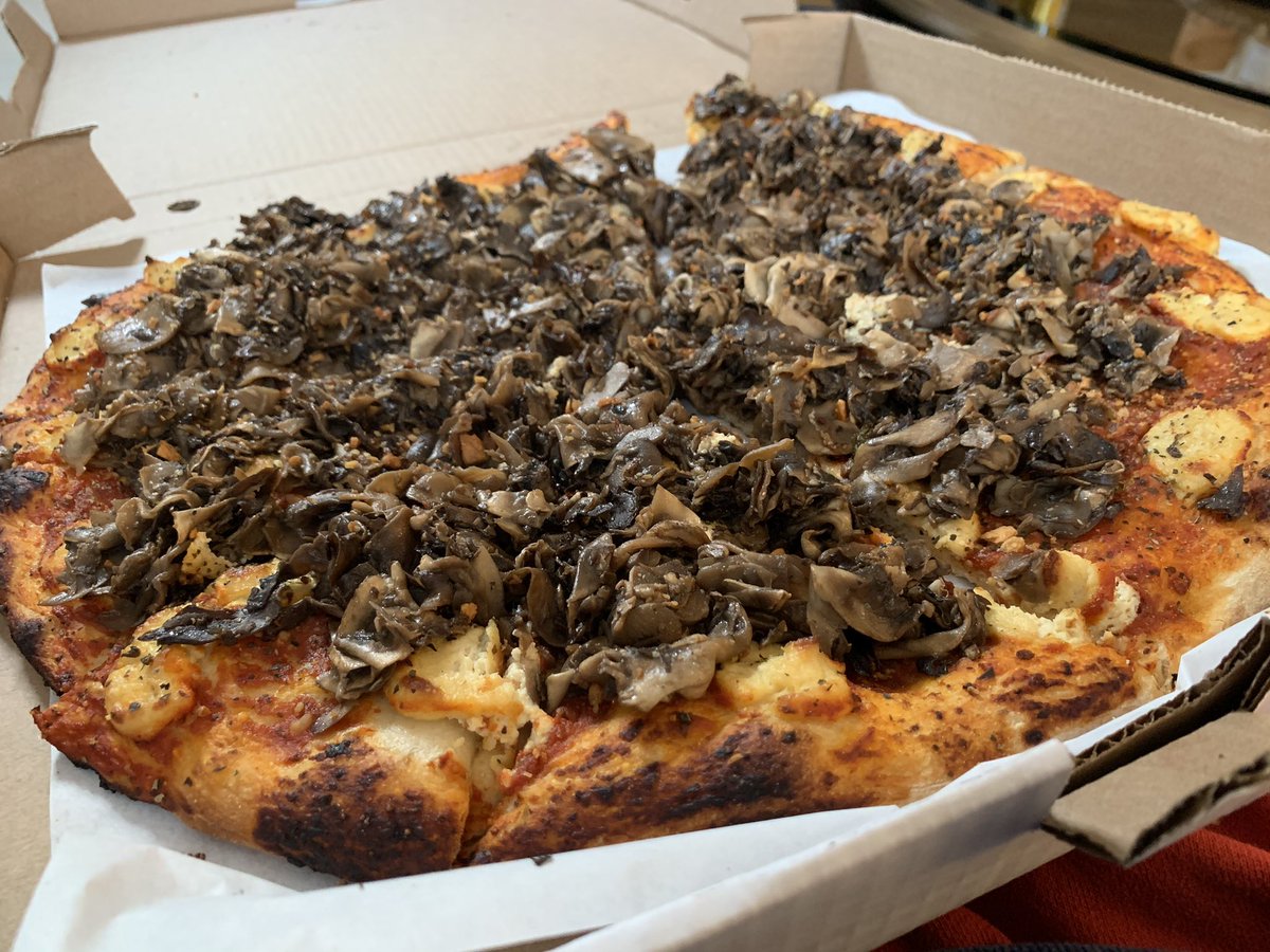 .. I didn’t feel like making dinner either. gotta #supportlocal right? <a href="/SalvatoresHfx/">Salvatore’s</a> <a href="/resultaInc/">resulta</a>