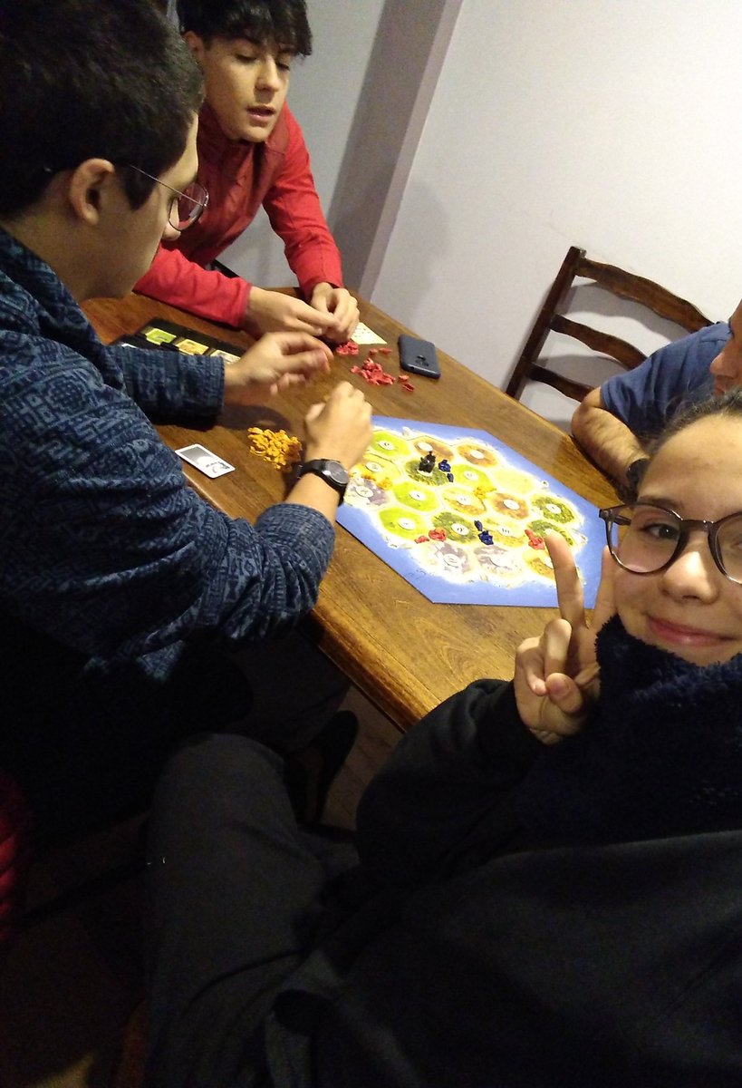 aguspardo_'s tweet photo. @MPaulaSchapo JUSTOOOOOO, la idea era empezar a la primer nevada pero #cuarentini 🥺💔 ahora te paso el flyer y a penas podamos salir ya voy a arrancar a dar 🥰 https://t.co/RotJ9Oe5FG
