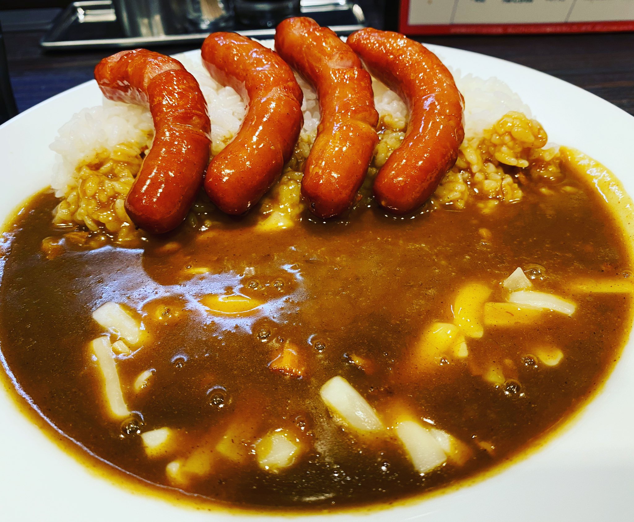 ハラモトタケカズ Coco壱のウインナーカレーのチーズトッピング 色味のバランスとソーセージの歪曲から 一番美しいメニューなんじゃないかって思うんですよね Coco壱 Coco壱番屋 ココイチ ココイチカレー Coco壱カレー Coco壱番屋カレー