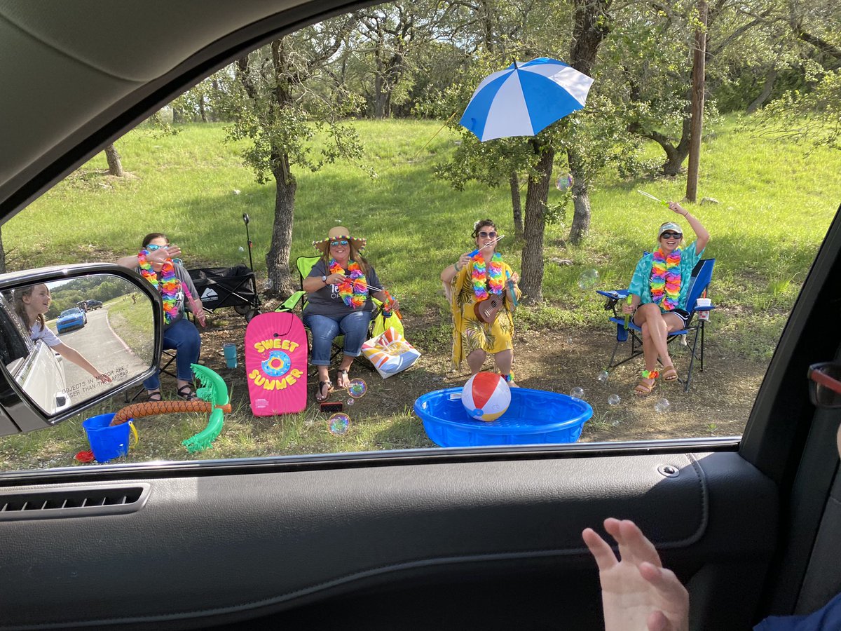 WoodsComal's tweet photo. What a wonderful way to end the school year! 😎 Thank you @ASES_Mavericks for organizing a beach-themed school parade. The kids loved it! #beachparty #schoolparade #loveourteachers https://t.co/gVGSWL4iSi