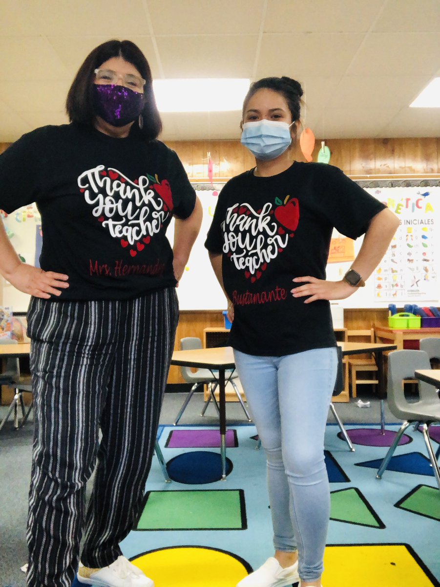 MissPatyQ's tweet photo. Rocking our new T-shirt! A present from a student. It came with a student handwritten noteπ₯°#TeacherAppreciation @ReedElementary @MsBustamante20 #WeAreTeamReed #ReedPrek https://t.co/FOTfK6uNN2