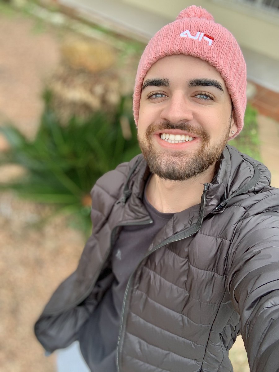 _1Besouro's tweet photo. Já tive muito medo de mostrar os dentes em fotos. 
Agora vejo o quão eu era bobão https://t.co/edBgnTaKrQ
