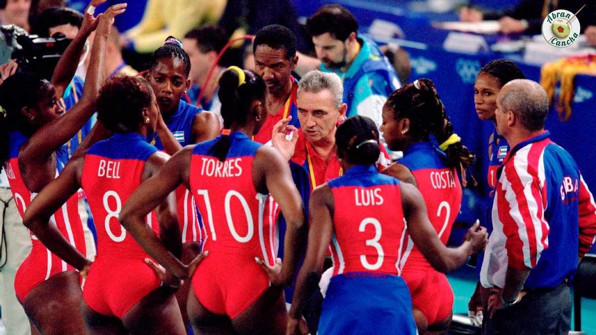 #SabíasQue 👀

🏐 Las jugadoras con más oros en voleibol son las cubanas, 𝐑𝐞𝐠𝐥𝐚 𝐁𝐞𝐥𝐥, 𝐌𝐚𝐫𝐥𝐞𝐧𝐢𝐬 𝐂𝐨𝐬𝐭𝐚, 𝐌𝐢𝐫𝐞𝐲𝐚 𝐋𝐮𝐢𝐬 y 𝐑𝐞𝐠𝐥𝐚 𝐓𝐨𝐫𝐫𝐞𝐬 que lograron tres títulos olímpicos consecutivos en 1992, 1996 y en el 2000.
#AbranCanchaZac #voleibol