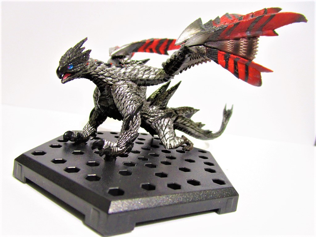 一番の贈り物 モンスターハンターフィギュア 古龍 特殊個体 ゲームキャラクター Www Osbr Edu Rs