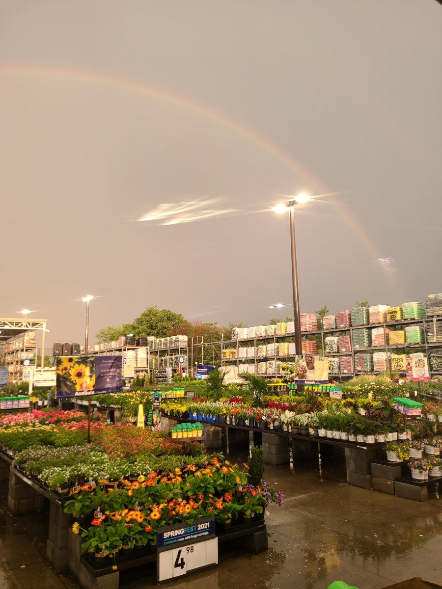 Lowes516 tweet media