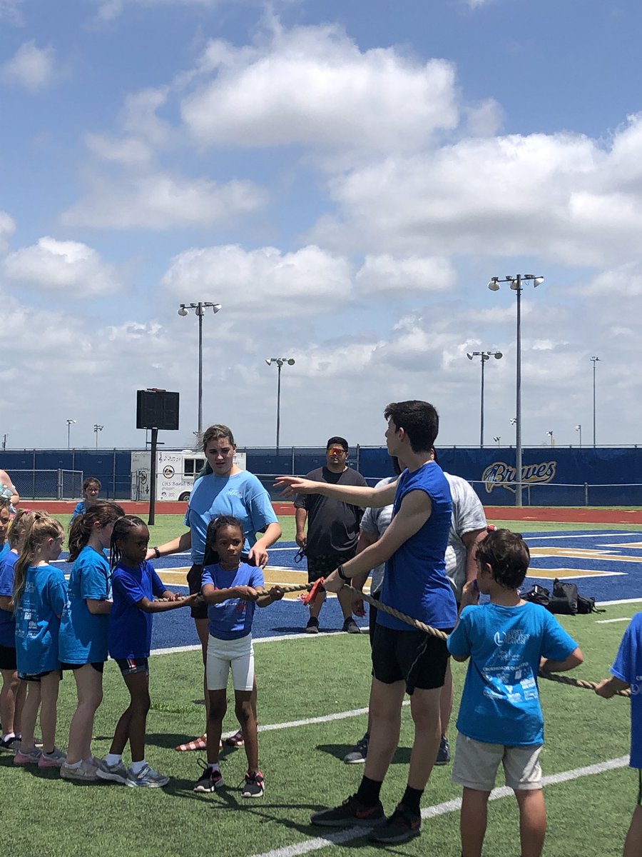 Rigginsbraves's tweet photo. So proud of my students as they volunteered all day in the heat at McClendon’s field day. #bravenation #thrivethrough https://t.co/msSTn1qC1x