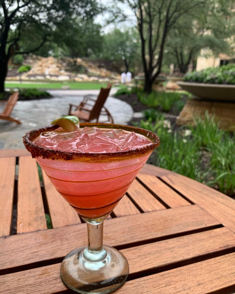 O2ODevelopment's tweet photo. Spicy Raspberry Habanero #Margarita made with @Patron Citronge, splash of lime juice, and agave, this margarita is the perfect cocktail to help beat the heat. Found at @JWSanAntonio #recipe https://t.co/qa17Y5Rg49 https://t.co/3wCcI5Apla