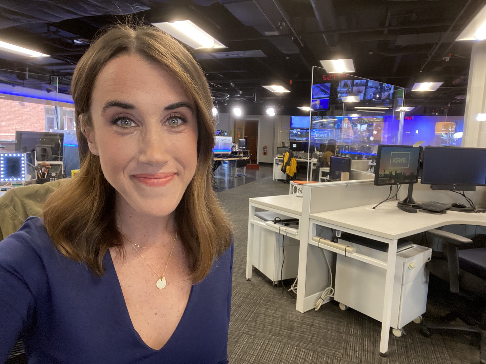 Maggie Vespa on Twitter "I hate selfies but I’m in the newsroom