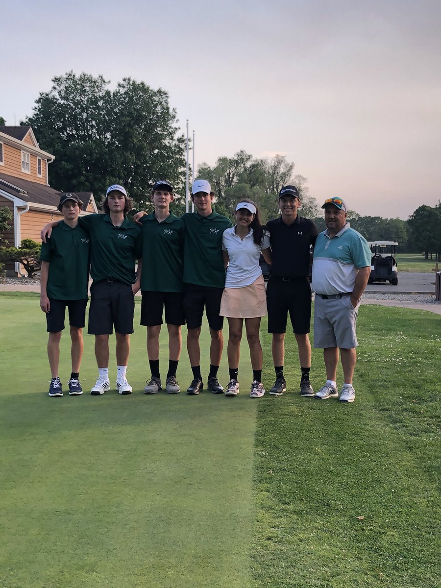 BMStangsGolf's tweet photo. Not the way we wanted to end our season, but proud to have coached this team.  Improved our scores, became knowledgeable of the sport and gained valuable experience.  Excited to see them back in action next year.  We will miss you Alexis.  Go 🐎⛳️ https://t.co/la4zy4hJTB