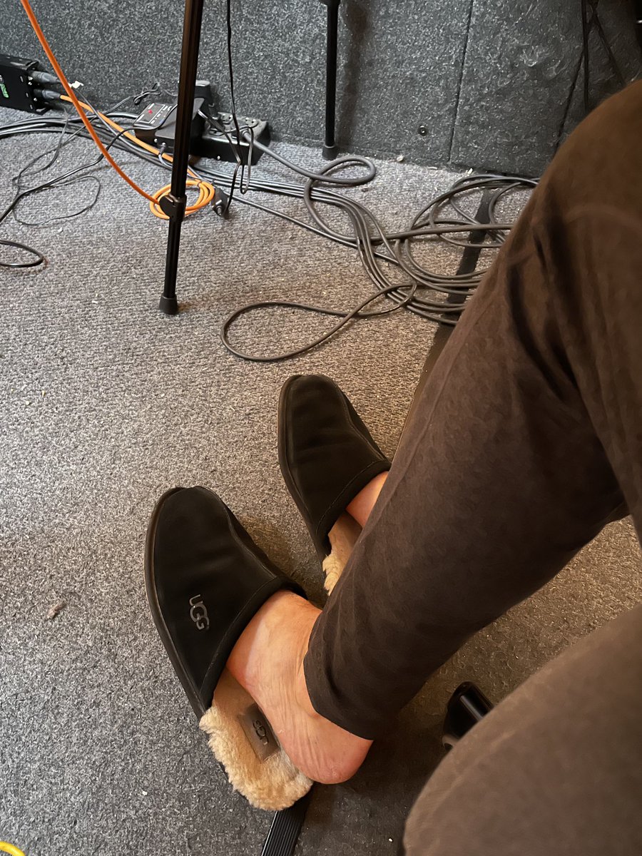 HowIBuiltThis's tweet photo. SLIPPER THREAD

During the virtual How I Built This Summit @guyraz is business on top, cozy on the bottom.

#HIBTSummit https://t.co/CWwWIBlCPX