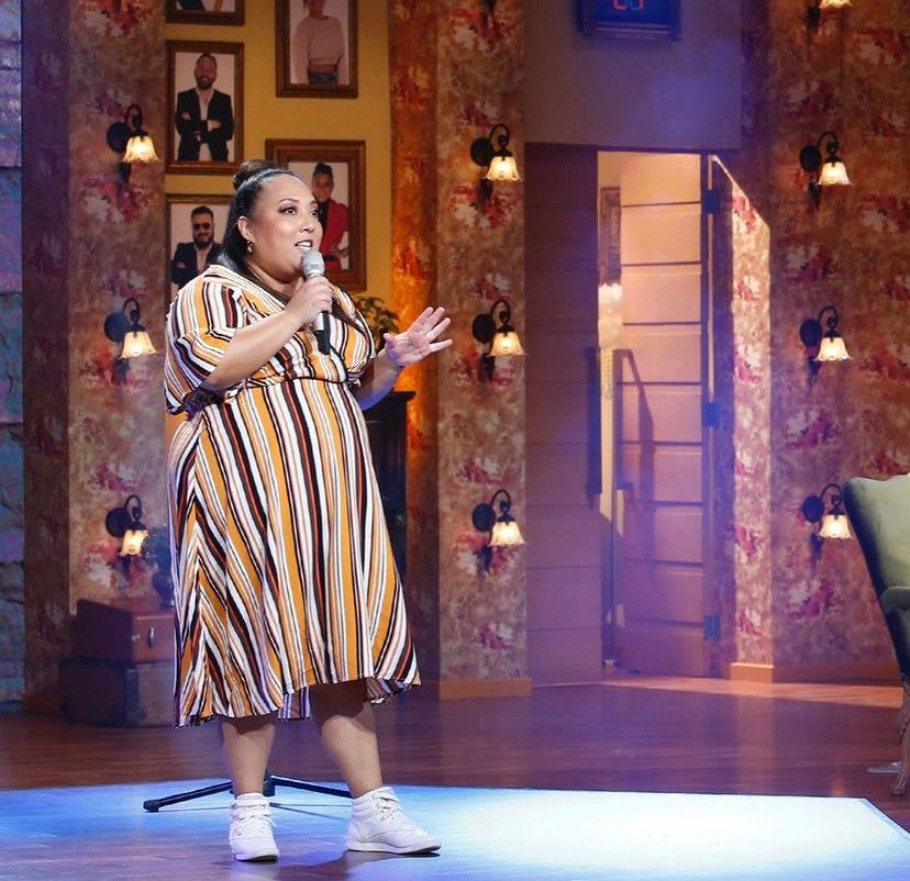 Es momento de poner a trabajar a los comediantes y ya está aquí <a href="/michihart/">Michelle Rodriguez</a> 🗄️👔🏣 #DLyCompañía