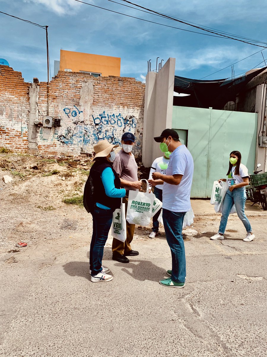 RicardoChavero's tweet photo. También visitamos el día de hoy la junta auxiliar de la Romero Vargas, esta ola verde nadie la para, vamos con el Capi @RUIZESPARZAO este 6 de Junio, todos a votar por el @partidoverdemex.

#VotaVerde✅ https://t.co/iM0xbJIM7b