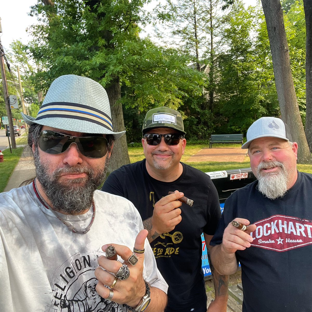 Awww shizzle!  That’s right, some BBQ royalty here at The Bench today. Got to knock out some sticks before Mother Nature lost her shit!  #love #thebench #bbq #handsomedevil #awesome #huskyaquaman #cigar #cigars #drewestate #petergrimm