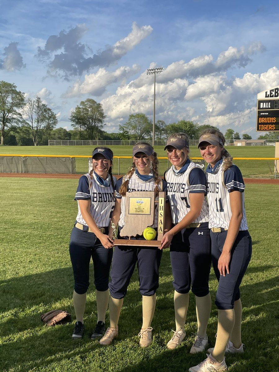 Seniors with the trophy #2021 <a href="/mleisher39/">Maddie Leisher</a> <a href="/sellersa22/">April Sellers</a> <a href="/FaithMccoskey/">Faith McCoskey</a> Mady Cochran