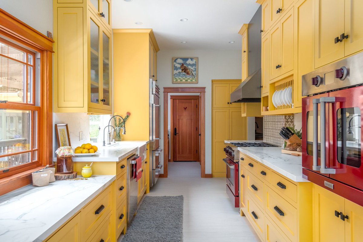 InspiredSpaces2's tweet photo. We loved working on this West coast-country kitchen in Sebastopol.
#yellowkitchen #yellowkitchencabinets #countrykitchen #westcoastcountry
Designer: @inspiredspacesdesign
Photo: @meredithgilardoni
@neolithkitchen @TopKnobs @BlueStarCooking https://t.co/sRQDt9SRN8