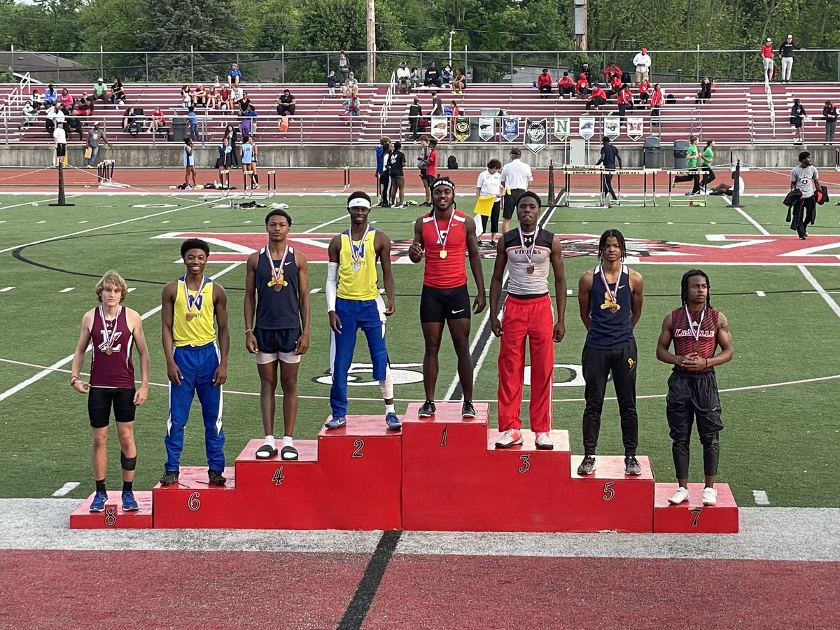 shawngilliand's tweet photo. Two on the podium for the Northwest Knights. Kevon Grant got 6th; Keith Carpenter got 2nd and will advance to the State meet next week. @NWHSKnights_FB @NWHS_Admin @NorthwestAD @NWKnights_Track @ https://t.co/snJA3Ypvbz
