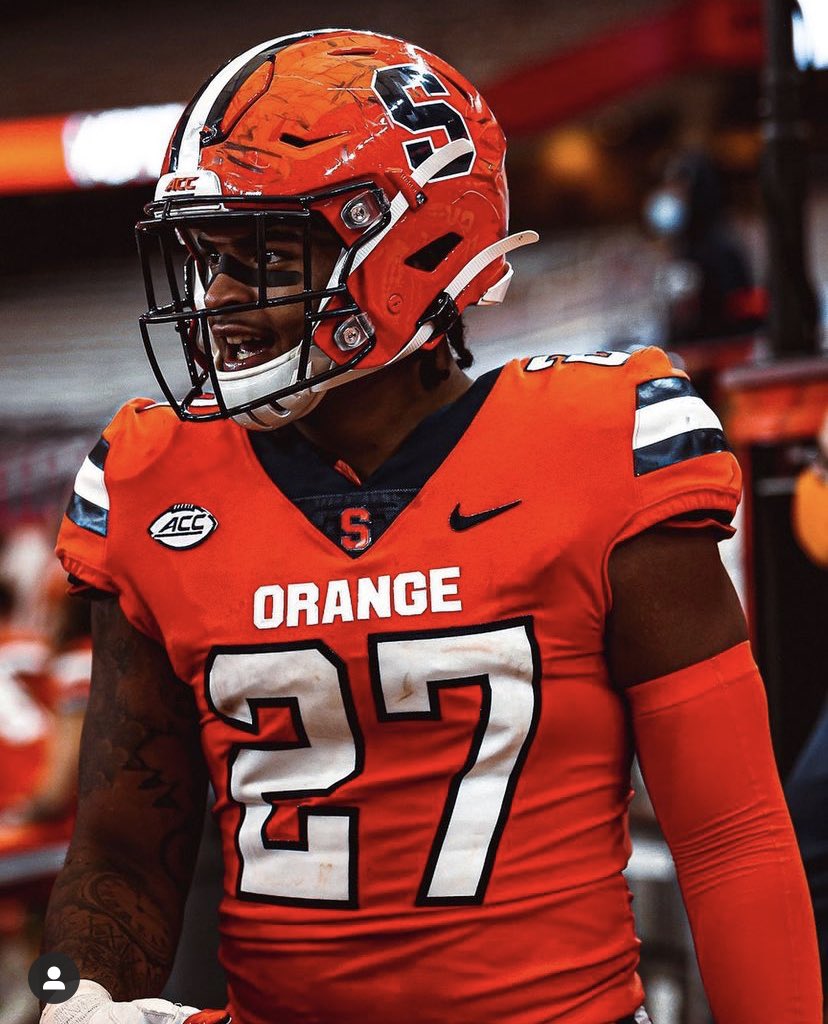 Rbjordann1's tweet photo. Honor and blessee to receive my 1st offer from @CuseFootball @CuseCoachTW @Coach_Swagg4 @CoachRichAD @CoachFerb @CoachLashSr @VanceCougarsFB @DonCallahanIC @RivalsFriedman @SWiltfong247 https://t.co/qESDsqwZNw
