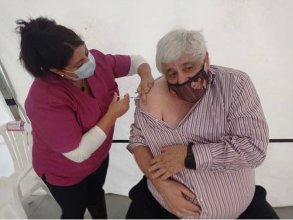 elcancillercom's tweet photo. [VACUNAS] Samid, con la segunda dosis de la Sputnik V. 📸💉 https://t.co/pCFFQtZIU4