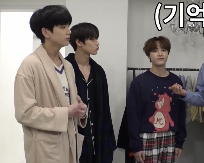 their height differences…
with <a href="/tiny__hoon/">ً</a> and <a href="/tiny_juyeon/">‏ً</a> <3
#JUHAKNYEON #주학년 #학년 #더보이즈