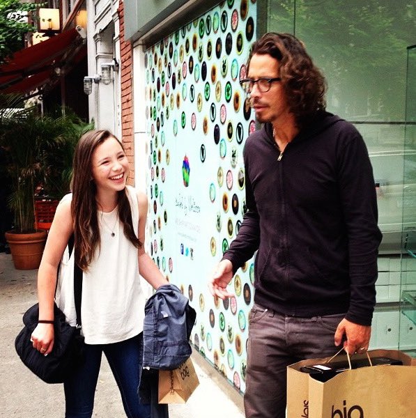MichellMillman's tweet photo. Coming up in the 5:30 half hour @KIRO7Seattle how Lily Cornell Silver credits her parents for helping her never feel shame about her #Mentalhealth #chriscornell #susansilver #MentalHealthAwarenessMonth https://t.co/sPV1vue5Mq