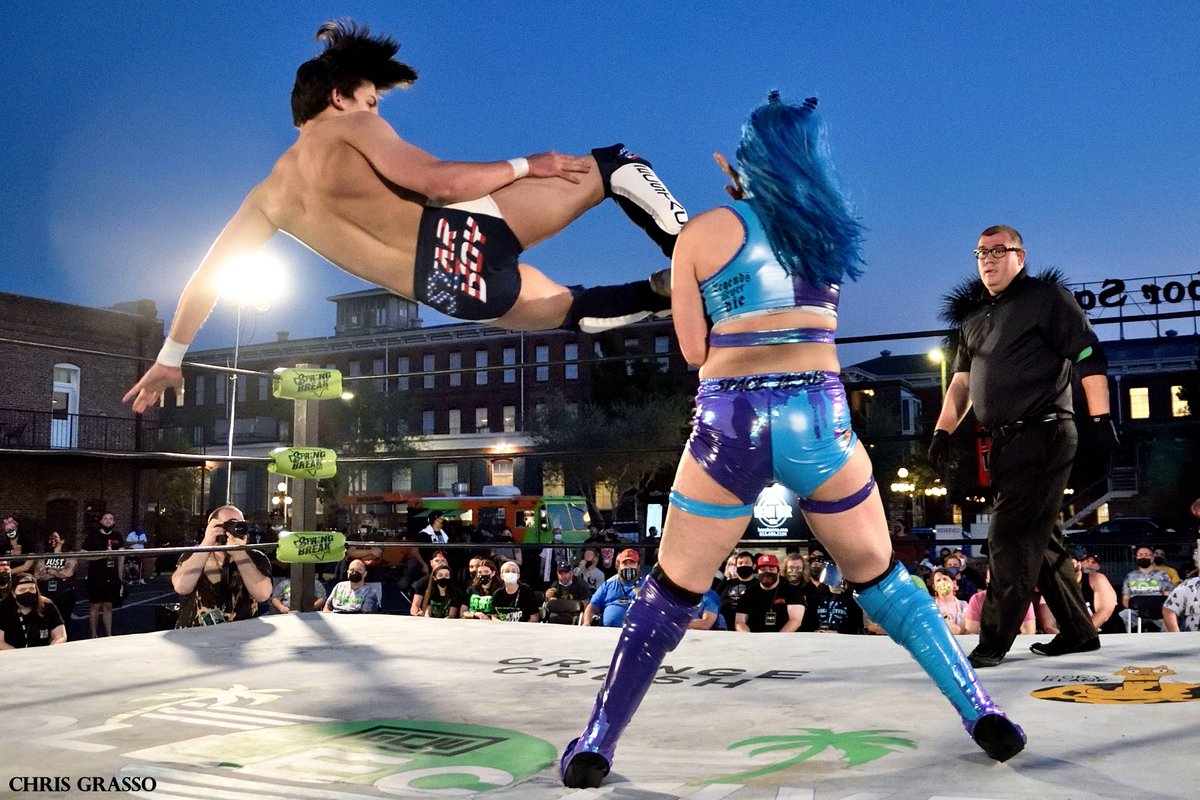 Ringsideguy's tweet photo. Last month's spring break from Tampa revisited #JJSB5 #Rspringbreak @GCWrestling_ 1st match @starb0ycharlie vs. @BillieStarkz 1/2 https://t.co/812HL3Lrov