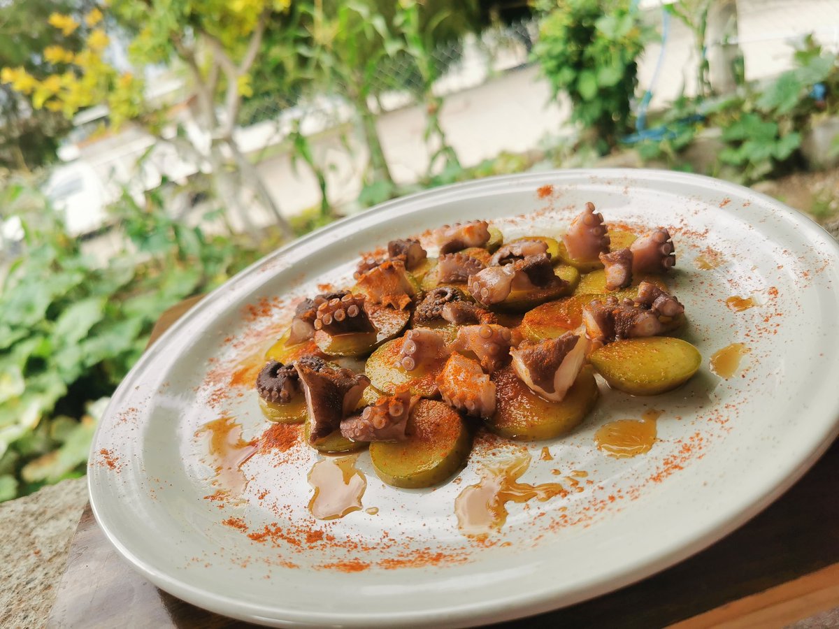 HyoAngelica2's tweet photo. Cocina de mar🐟🐙🐳🐙🐙🐙🐙
Pulpo a la gallega👌 https://t.co/mCpgFvRJD8