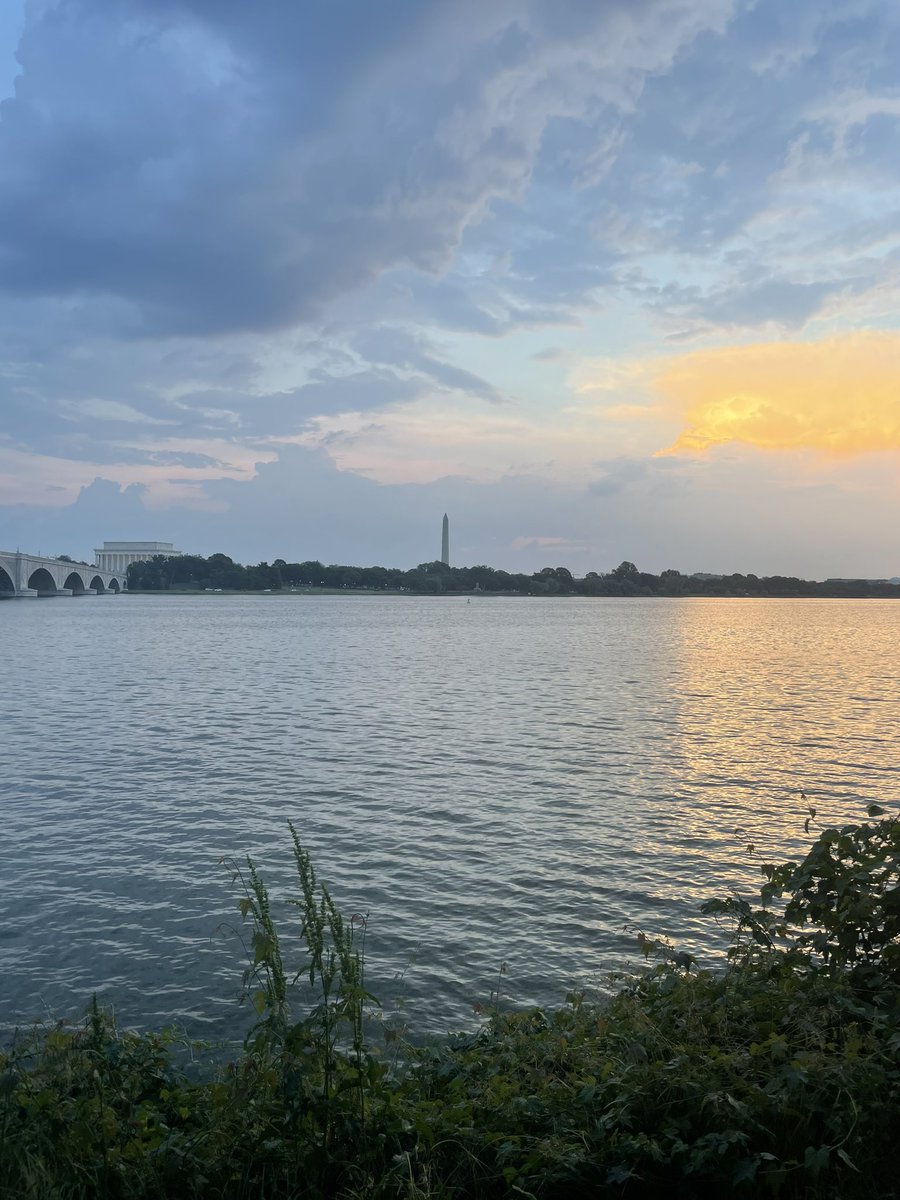 JanetScanlon's tweet image. How it started. How it ended. Crazy weather day. @capitalweather