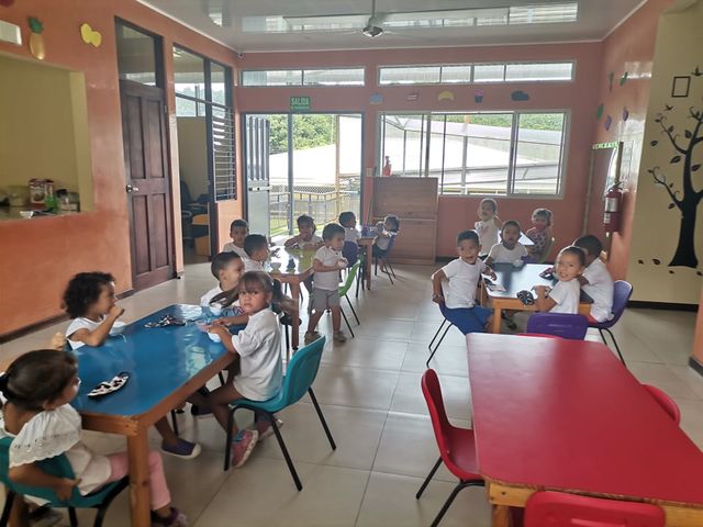 redcudicr's tweet photo. ¡Gracias por frenar la pandemia desde el inicio!
Gracias por su entrega y por enseñar a las niñas y a los niños de todo el país a cuidar la salud de todas y todos. ¡Esto es solidaridad!.
Centros infantileso alternativas de cuido de TODO el país.
#PactoCR
#FrenaLaOla https://t.co/QZkoHZULJ8