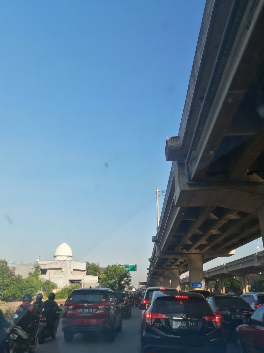 Macet banget breks kalimalang arah ke jakarta, ada yg ngalamin juga ga?
