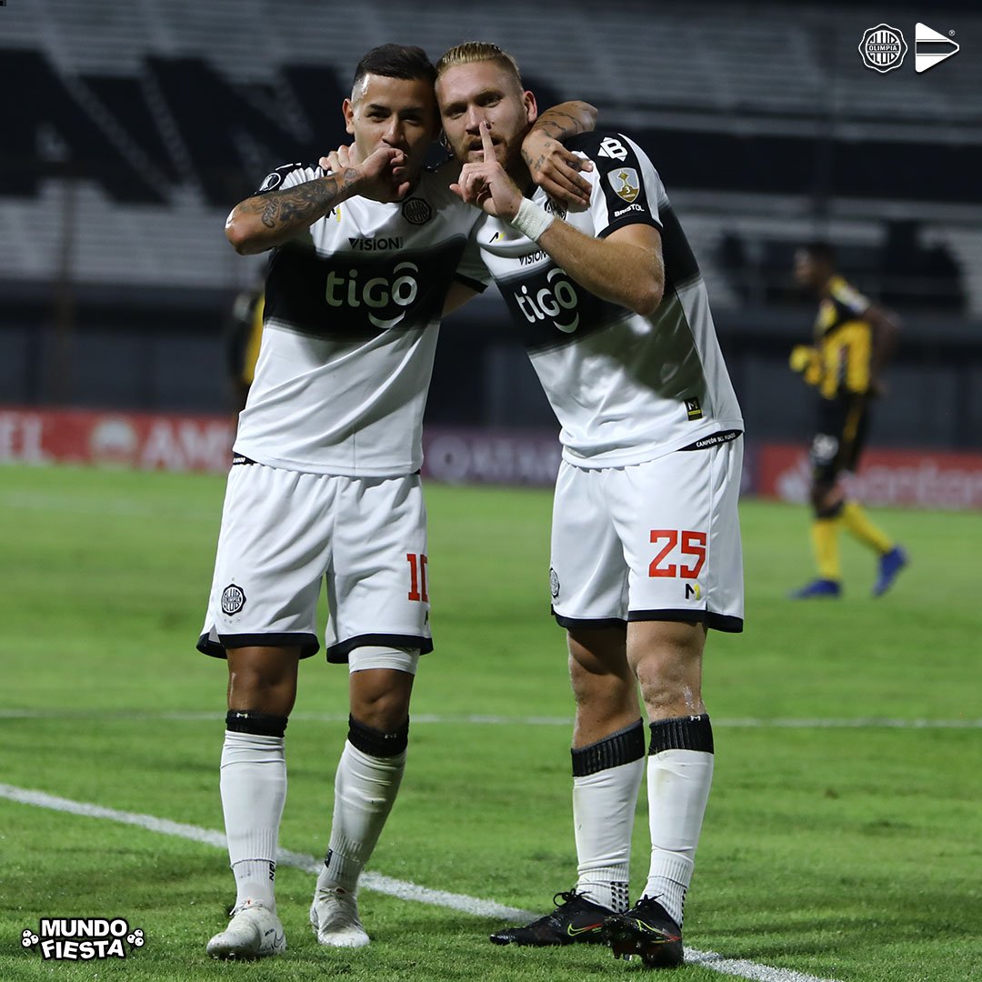 OlimpiaMedia's tweet image. ¡Noche para la historia! 🌎

Estirpe, garra, corazón. @elClubOlimpia, volvió a inscribir su nombre entre los 16 mejores del continente.

📸 Más postales de esta épica jornada.

#NuestroClubNuestraEsencia ⚪⚫⚪