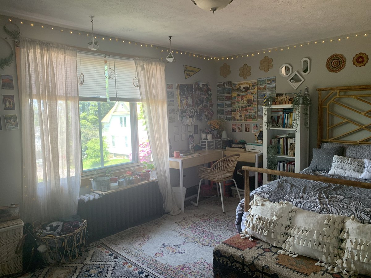 splotts__'s tweet photo. I erased my existence from my favorite space yesterday and I’m big sad :/ https://t.co/1kdQQCXw2N