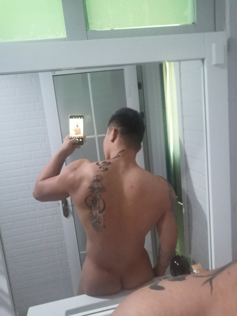 Gay1992_1010's tweet photo. 昨天那个客人好烦��
再也不和别人给的饮料了！ https://t.co/aefrzMdycL