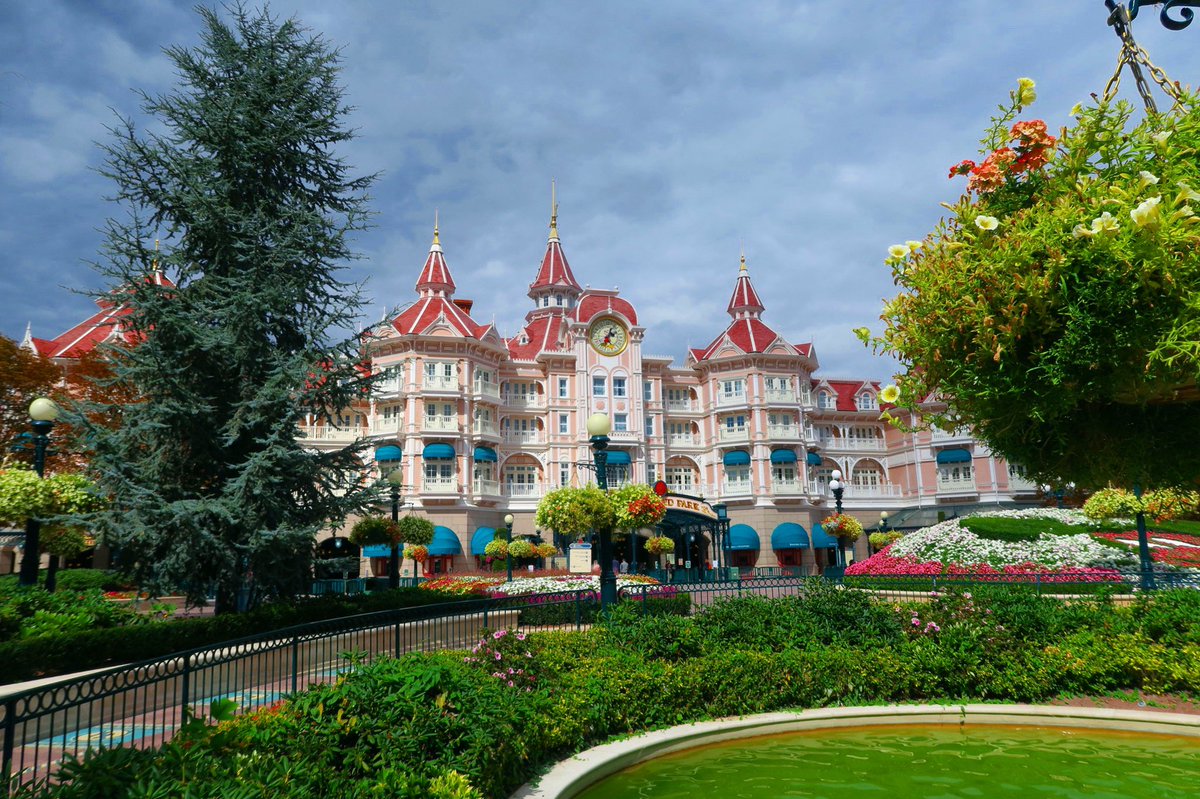Cave0fWonders's tweet photo. ✨ Jour 209 🏰💤 MAIS ..... J-21 avant la réouverture 🤩 ✨ 

#disneyparks #DisneylandParis https://t.co/KbOTyKYgyB