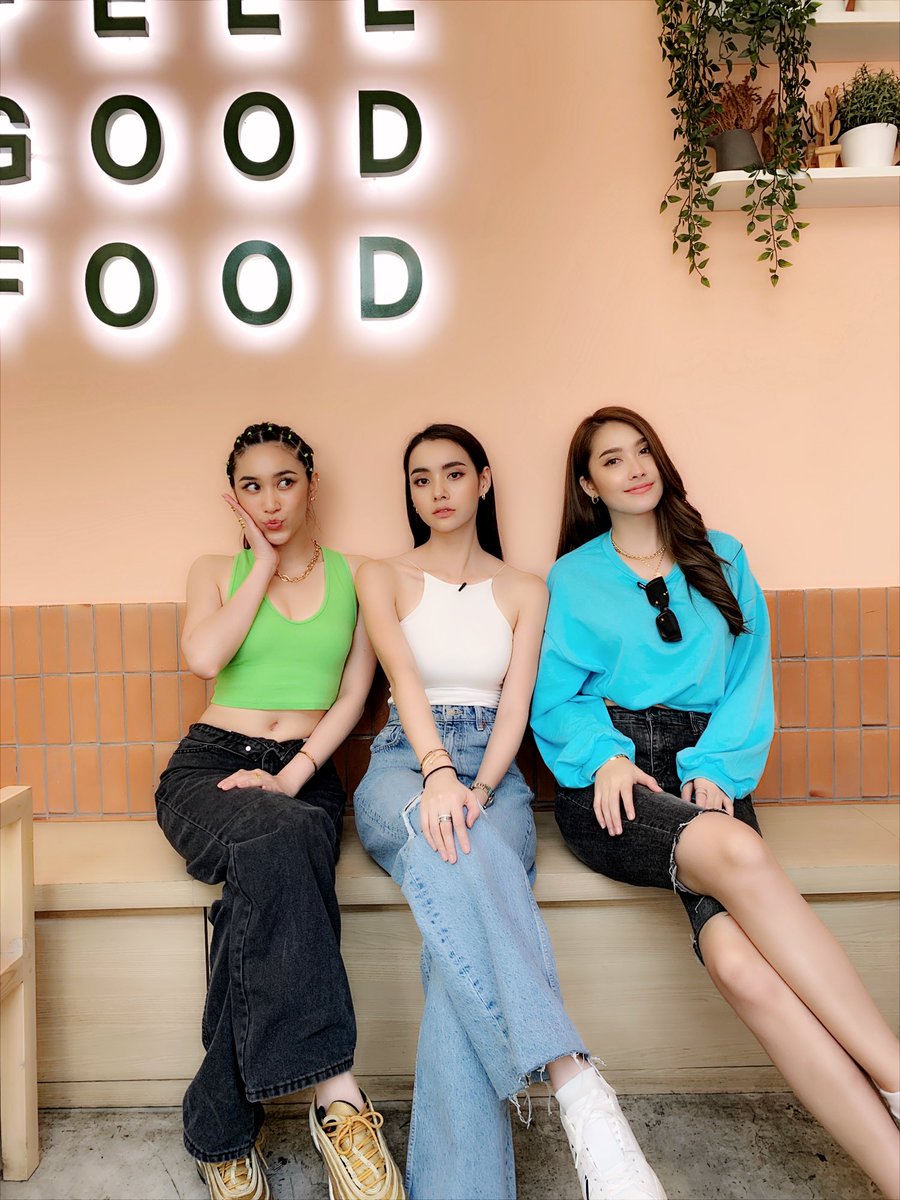 สวัสดี #วันพฤหัสบดี วันCoolCool🥶
:
สามสาวไปทำไรกัน ไว้รอติดตาม
#starcamxดอกบัวคู่ep4
#phm #twinlotusthailand
#พลอยรัญดภา <a href="/ployranda1/">ployranda</a> 
#ฮาน่าลีวิส <a href="/hanalewiss/">hanalewis</a> 
#มุกดานรินทร์รักษ์ <a href="/narinnarinrak/">Mookda Narinrak</a>