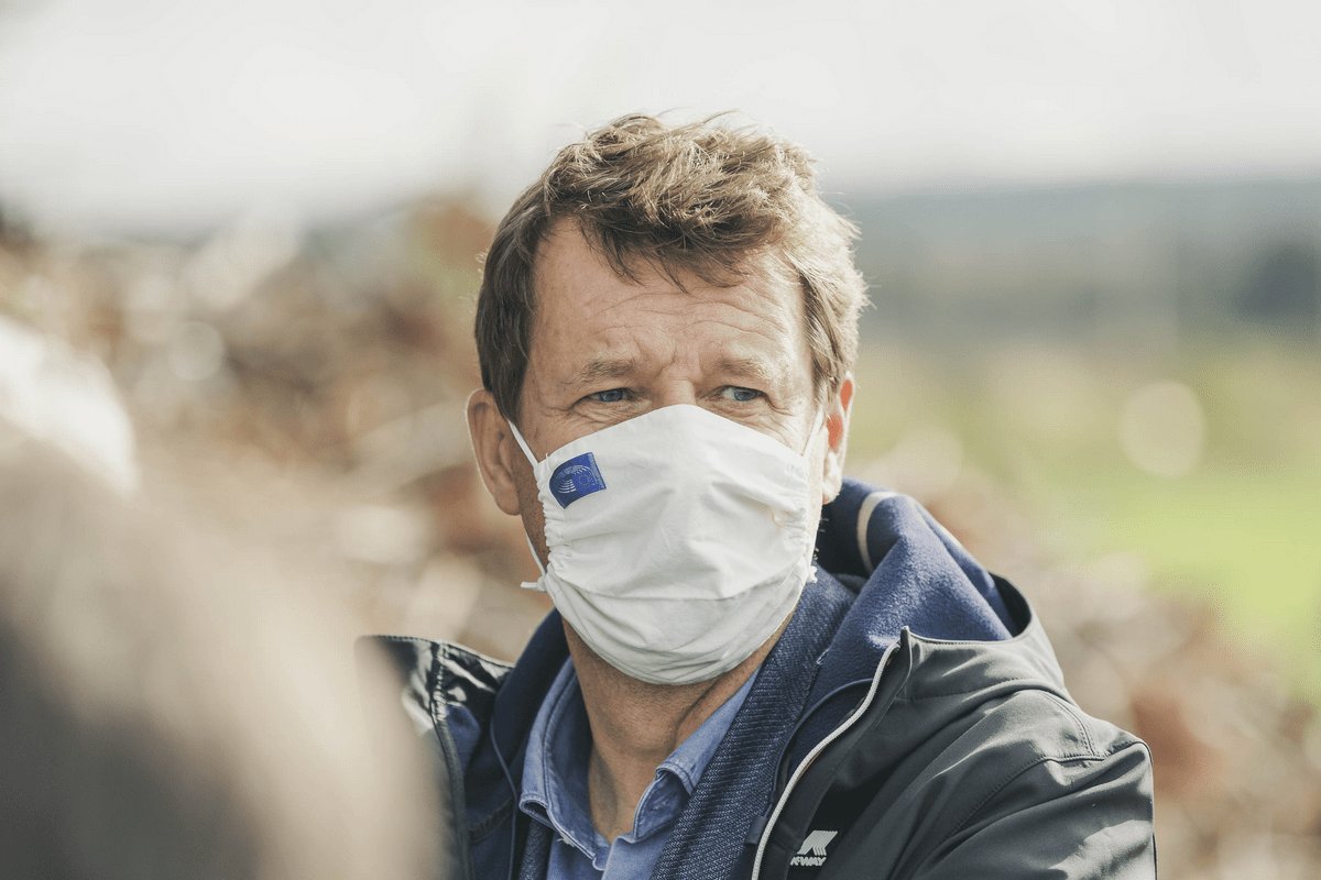 AnnaMAILLARD1's tweet image. 📣 @yjadot à #Besançon demain vendredi 🤗 ➡️ Accueilli par les ⌚ @MontresRoutine pour parler filière #horlogère avec Sibra Manufacture ➕ @ENSMMOfficiel ➕ @Anne_Vignot
✌️🌻Visite de soutien à @ModdeStephanie &amp;amp; @moddeecologiste
#regBFC #regionales2021 #JeVoteEcolo