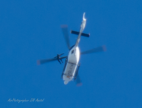 jmanatol's tweet photo. #BuenosDias
#Jueves
¿Apetecen unos saltos?
En el #LoneParatrooper que organiza la #BRIPAC del @EjercitoTierra en la #ABA del @EjercitoAire en León, también participa la @policia con su @AirbusHeli #EC135P2Plus y con saltos de los #GEOS y otros ejércitos
#SkyDive #Paracaidismo https://t.co/dlT4zvsZMe
