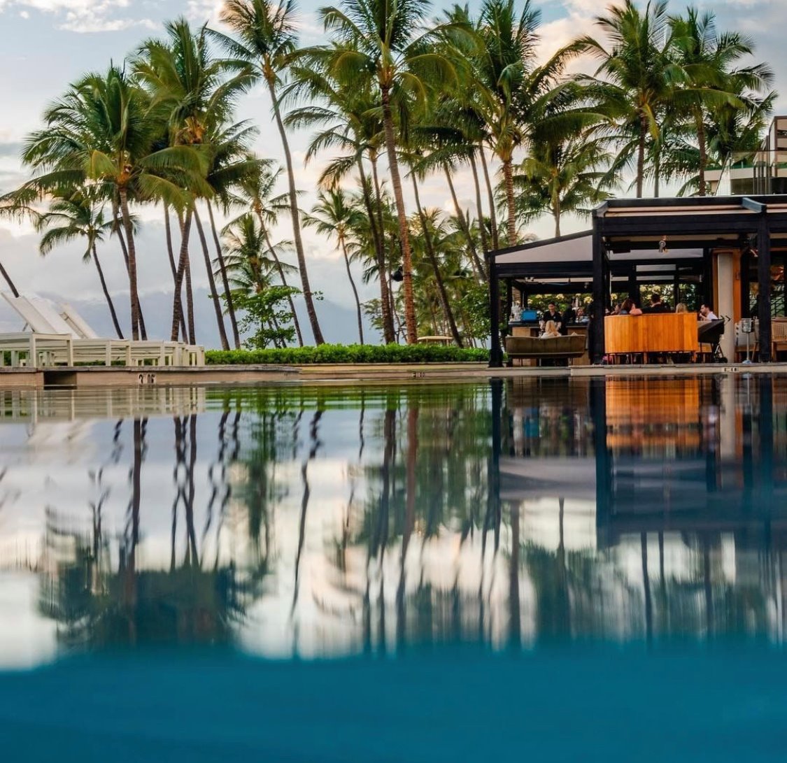 MorimotoMaui's tweet photo. Visiting Maui sometime soon? You can find us located next to the infinity pool at the @AndazMaui at Wailea Resort serving up sunsational sushi and cocktails. Reserve your table via @OpenTable or by calling us at (808) 243-4766! https://t.co/KhjGsvE8Ft