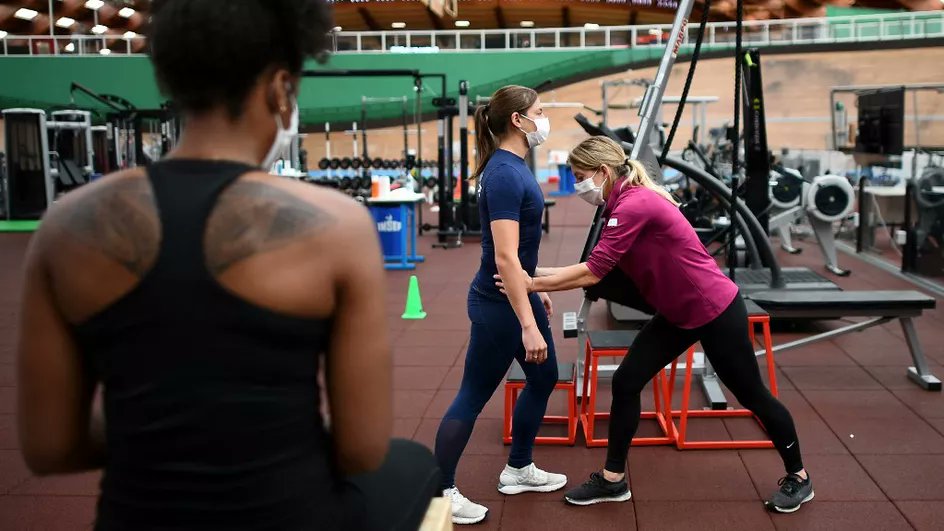 franceinfo's tweet photo. Les sportives face à la fragilité du périnée : "C’était tellement tabou que je n’ai pas osé en parler"

https://t.co/bAsoGVA1YE https://t.co/t0MqMR3kp1