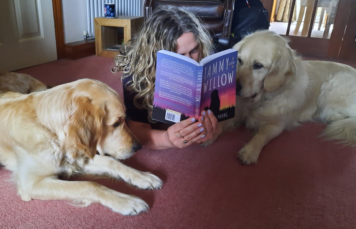 CornDollyXx56's tweet photo. Happy Throwback Thursday.
Here we were enjoying storytime with Mom 📚
#tammyandwillow
#ChildrensBooks
#litpr
#DogsofTwittter
@literallypr
@matadorbooks https://t.co/PdWZACkTvL