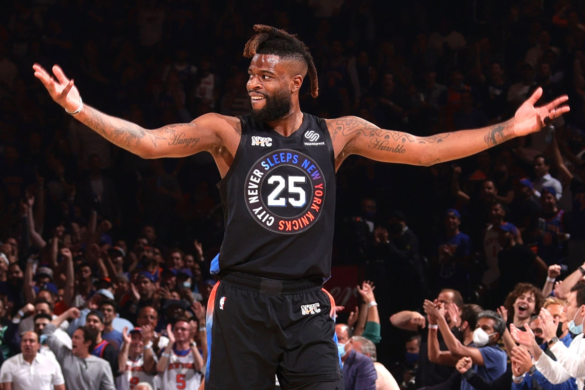 Knicks' Reggie Bullock lights it up from 3 and slows down Trae Young