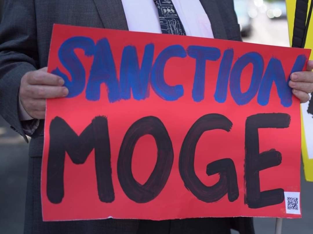 A rally in New York City from 11 a.m. to 1 a.m. on May 26 called on the US government to impose sanctions on the Myanmar Oil and Gas Enterprise (MOGE) in protest of US energy company Chevron's support for the Burmese military.

#May27Coup
#WhatsHappeningInMyanmar