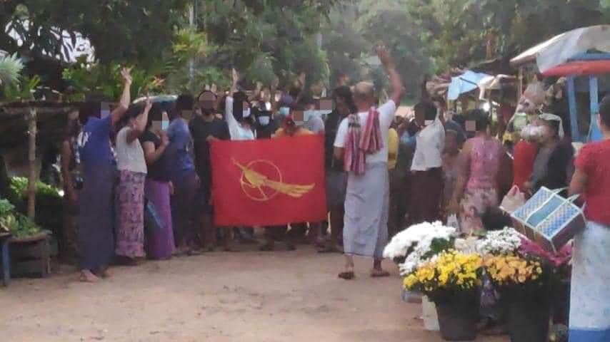 CoffeeDewy's tweet photo. To oppose the military regime, a market strike was held on May 27 at Nyin Maw village, Laung Lone Township, Dawei District, Tanintharyi Division.
#May27Coup
#WhatsHappeningInMyanmar https://t.co/7nM43meXOT