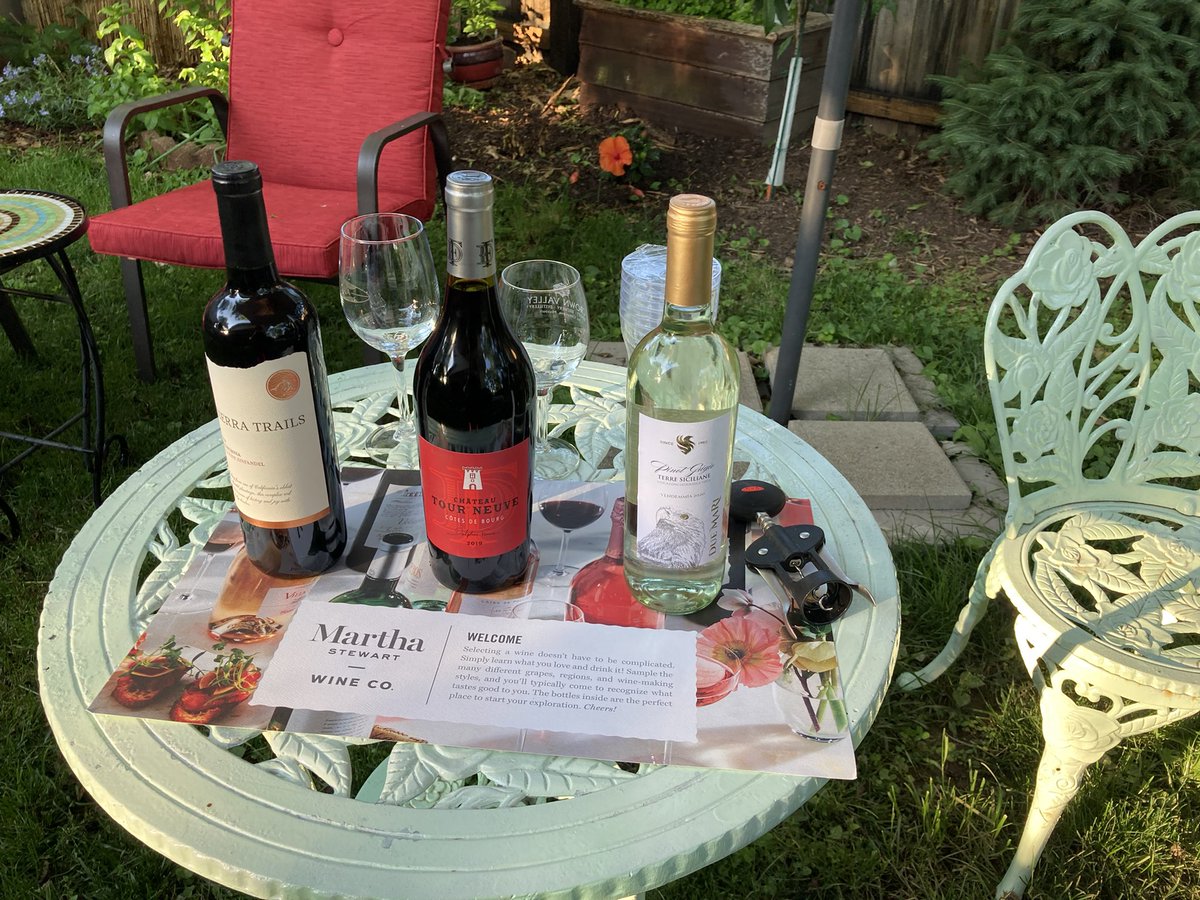 cucloves's tweet photo. Thanks @MarthaStewart for introducing me to a few new tasty selections this evening at the @HumaneSociety wine tasting event. Delightful. And much needed today. ❤️ #wine #cheers https://t.co/wcFpueh1d4