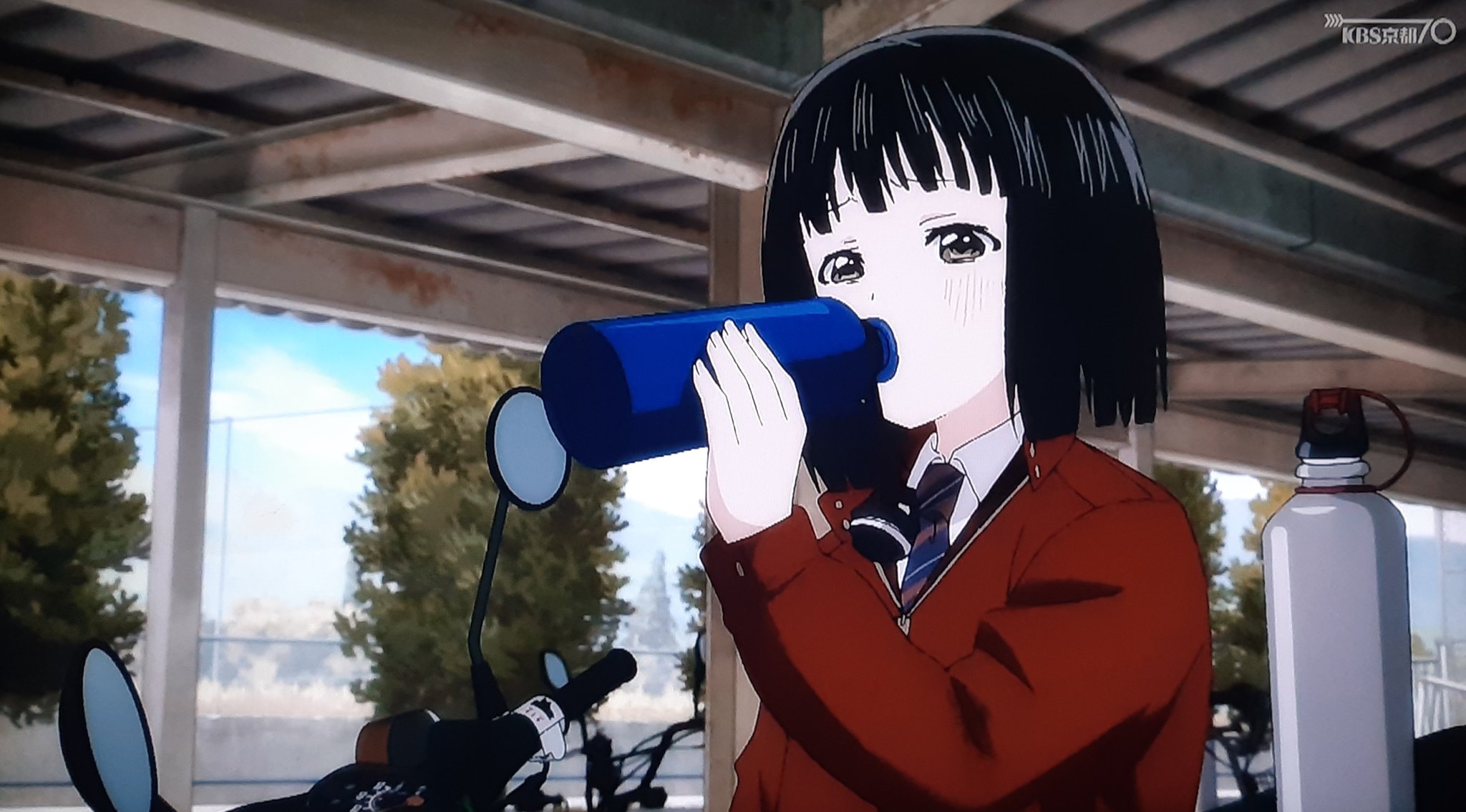 黒うさぎ スーパーカブ 8話 リアタイ視聴 当たり前の様に飲み物シェアしまくる2人 もうすっかり夫婦ですねw しかも小熊関白 やはり同じ一人暮らしでも 親の庇護の礼子と荒波を経験してきた小熊の差でしょうか 多国籍カフェは笑いました 最初母親 外国人